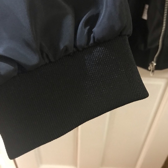 Woman’s Bomber jacket - Picture 5 of 7